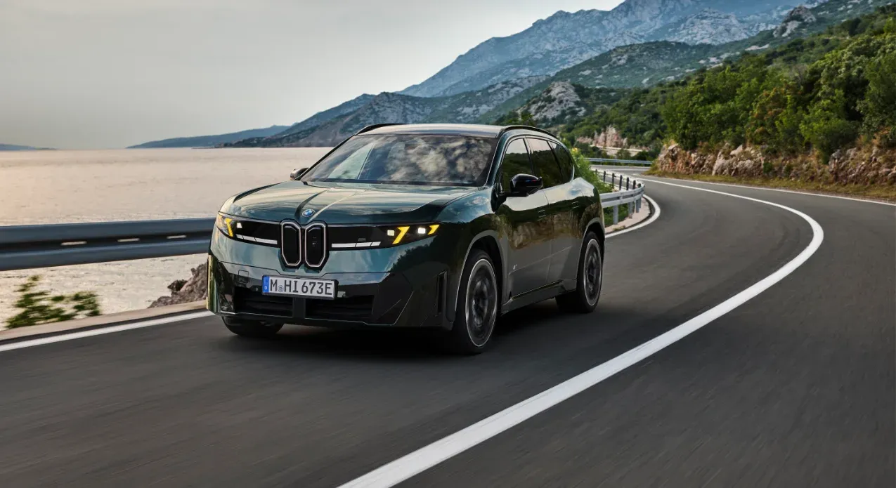 الكشف عن BMW iX3 M60 xDrive موديل 2027: سيارة SUV كهربائية من فئة M Performance بقوة 612 حصانًا
