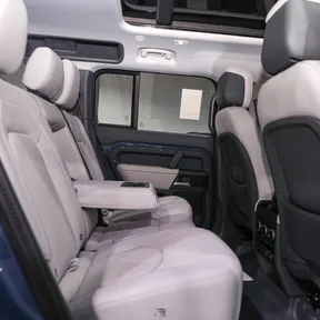 Land Rover Defender 110 2026