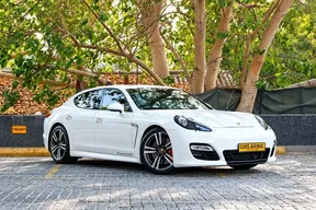 Porsche Panamera GTS 2013