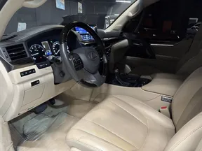 Lexus LX 570 2020