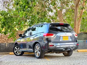 Nissan Pathfinder 2014