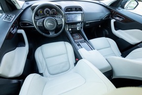 Jaguar F-Pace 2017
