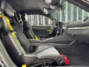 Porsche Cayman 718 GT4 2022