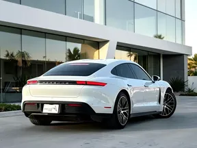 Porsche Taycan 2022