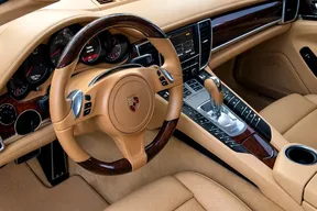 Porsche Panamera GTS 2013