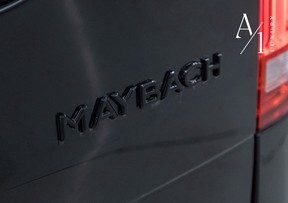 Mercedes-Benz V-Class 300 2025