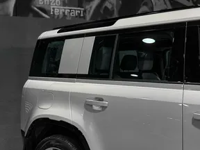 Land Rover Defender 110 2026