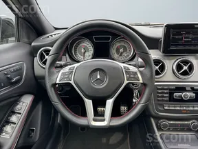 Mercedes-Benz GLA 200 2015