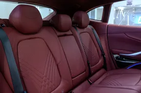 Aston Martin DBX 2023