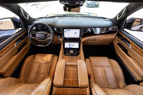 Jeep Grand Wagoneer 2023