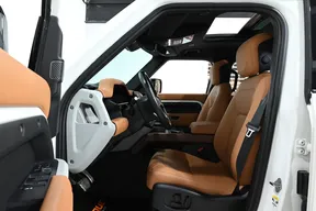 Land Rover Defender 110 2023