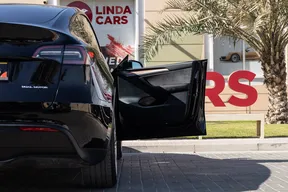 Tesla Model Y Long Range 2024