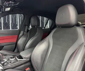 Alfa Romeo Giulia Quadrifoglio 2021