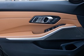 BMW 3 Series 330 2019