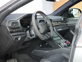 Lamborghini Urus 2024