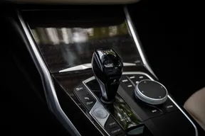 BMW 3 Series 330 2019