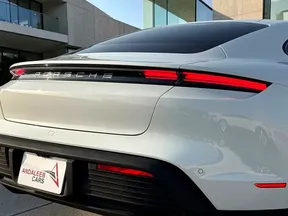 Porsche Taycan 2022