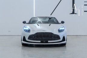 Aston Martin DB12 2024