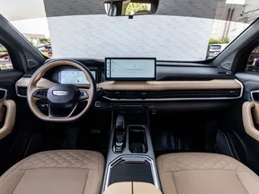 Geely Okavango 2025