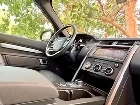 Land Rover Discovery 2020