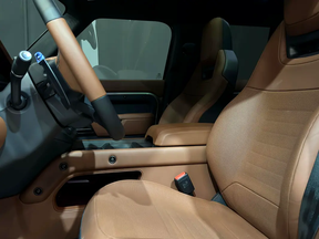 Land Rover Defender Octa 2025