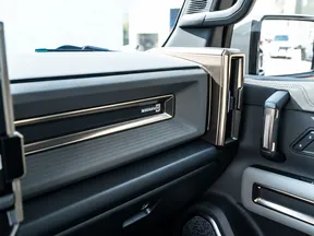 GMC Hummer EV 2024
