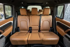 Land Rover Defender 130 2023