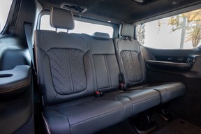 Jeep Grand Wagoneer 2023