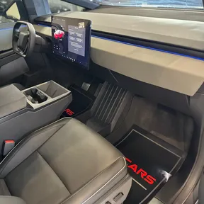 Tesla Cybertruck 2025