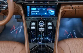 Aston Martin DB12 2025