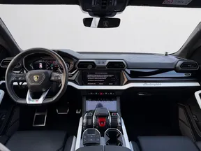 Lamborghini Urus 2025