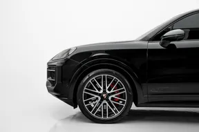 Porsche Cayenne GTS 2025