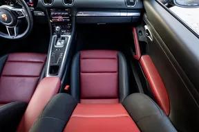 Porsche Cayman 718 2024