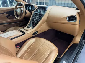 Aston Martin DB11 2018
