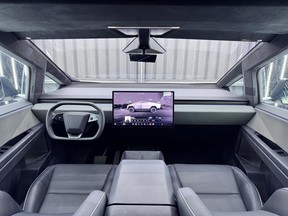 Tesla Cybertruck 2026