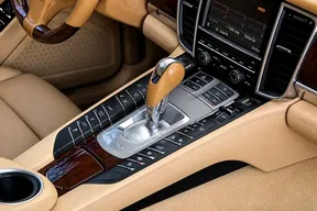 Porsche Panamera GTS 2013