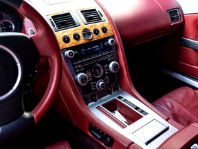 Aston Martin DB9 2010