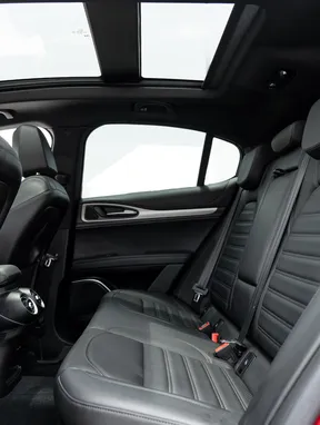 Alfa Romeo Stelvio 2023