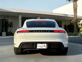 Porsche Taycan 2022