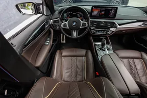 BMW 5 Series M550 2022