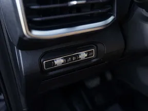 Geely Okavango 2025