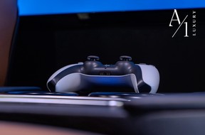 Mercedes-Benz V-Class 300 2025