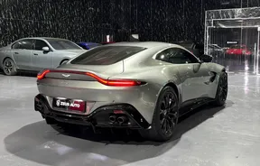 Aston Martin V8 Vantage 2019
