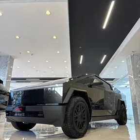 Tesla Cybertruck 2025