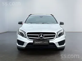 Mercedes-Benz GLA 200 2015