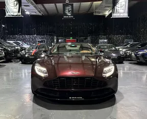 Aston Martin DB11 2018