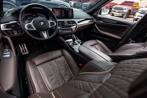 BMW 5 Series M550 2022