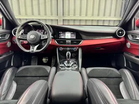 Alfa Romeo Giulia Quadrifoglio 2021