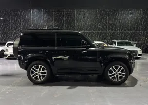 Land Rover Defender 2023