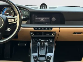 Porsche 911 Carrera 4 2024